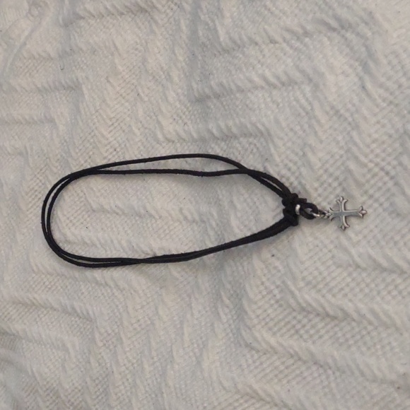 James Avery fleuree sterling cross charm on adjustable brown/black leather cord. - Picture 3 of 8